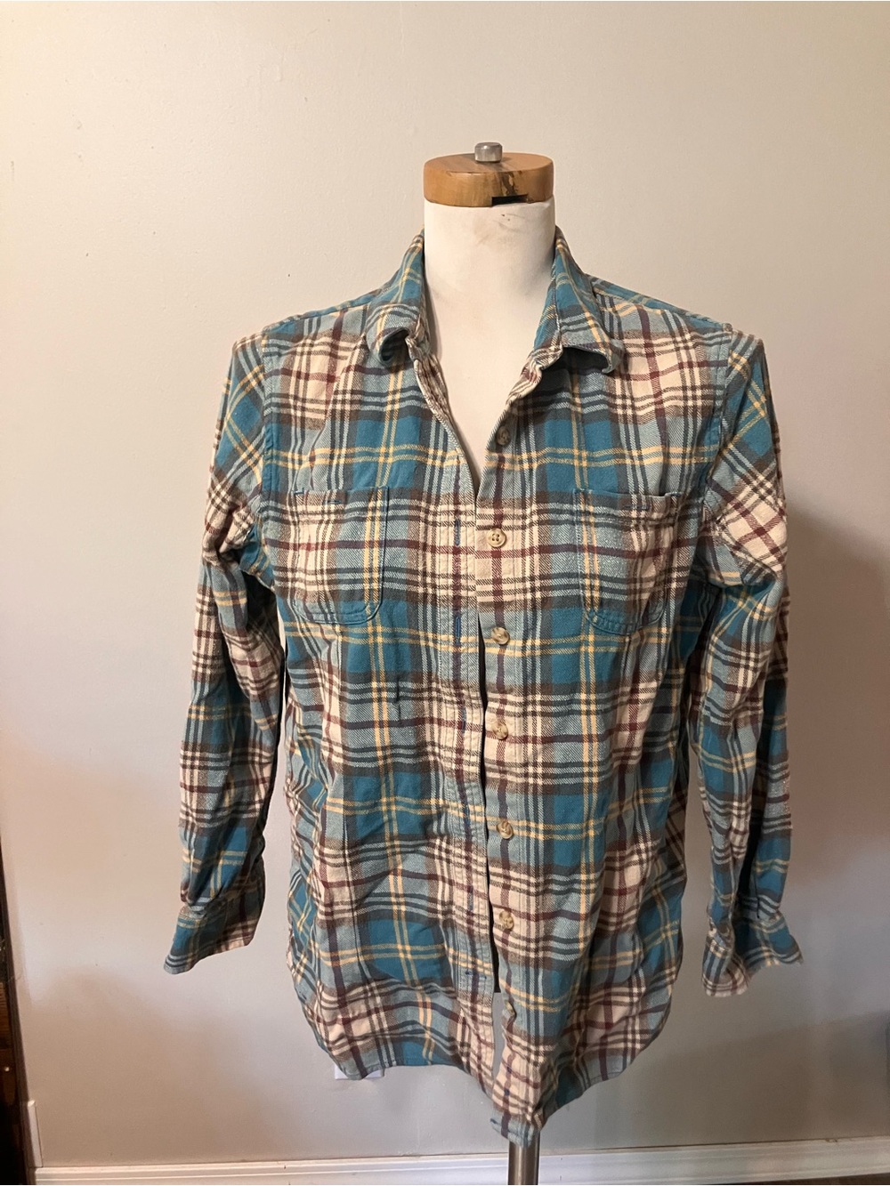 Duluth Trading Co Teal and Cream Plaid Button-Down Shirt